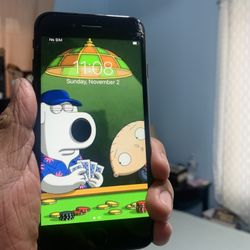 iPhone 7-32Gb Crack Front Unlocked For Sale $50