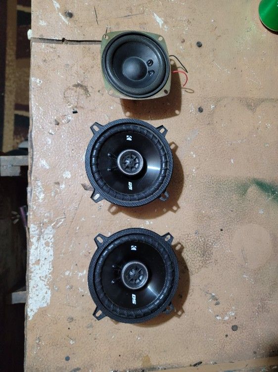Speakers Kickers