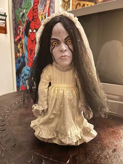 La Llorona Horror Mezco Toys MDS Mega scale