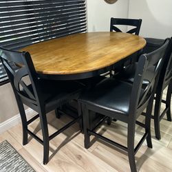 Dining Table and Chairs (Oval)