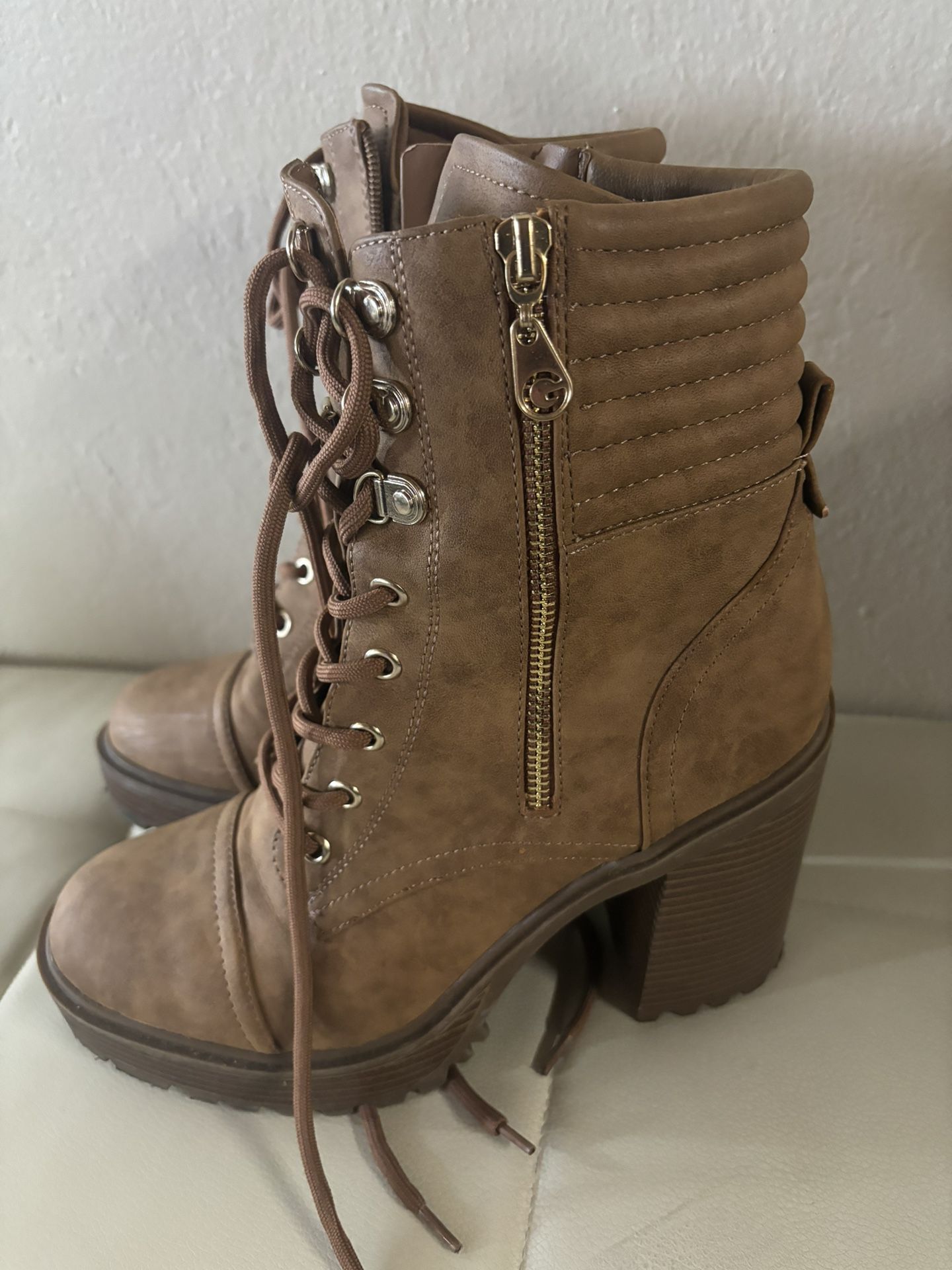 GBG Los Angeles Boots Women's Size 9 Honey Chunky Heel  Lace Up 