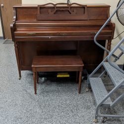 Wurlitzer Spinnit Piano. Good Condition. City Of Orange