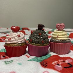 Cupcake trio decor