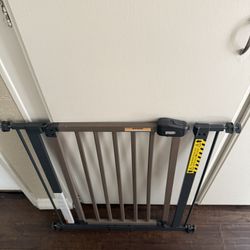 Pet Doorway/Hallway Gate