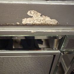 it’s has wear damages on the night stand