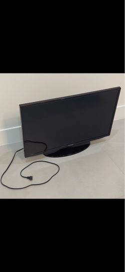 32” Samsung Flat Screen TV with Stand