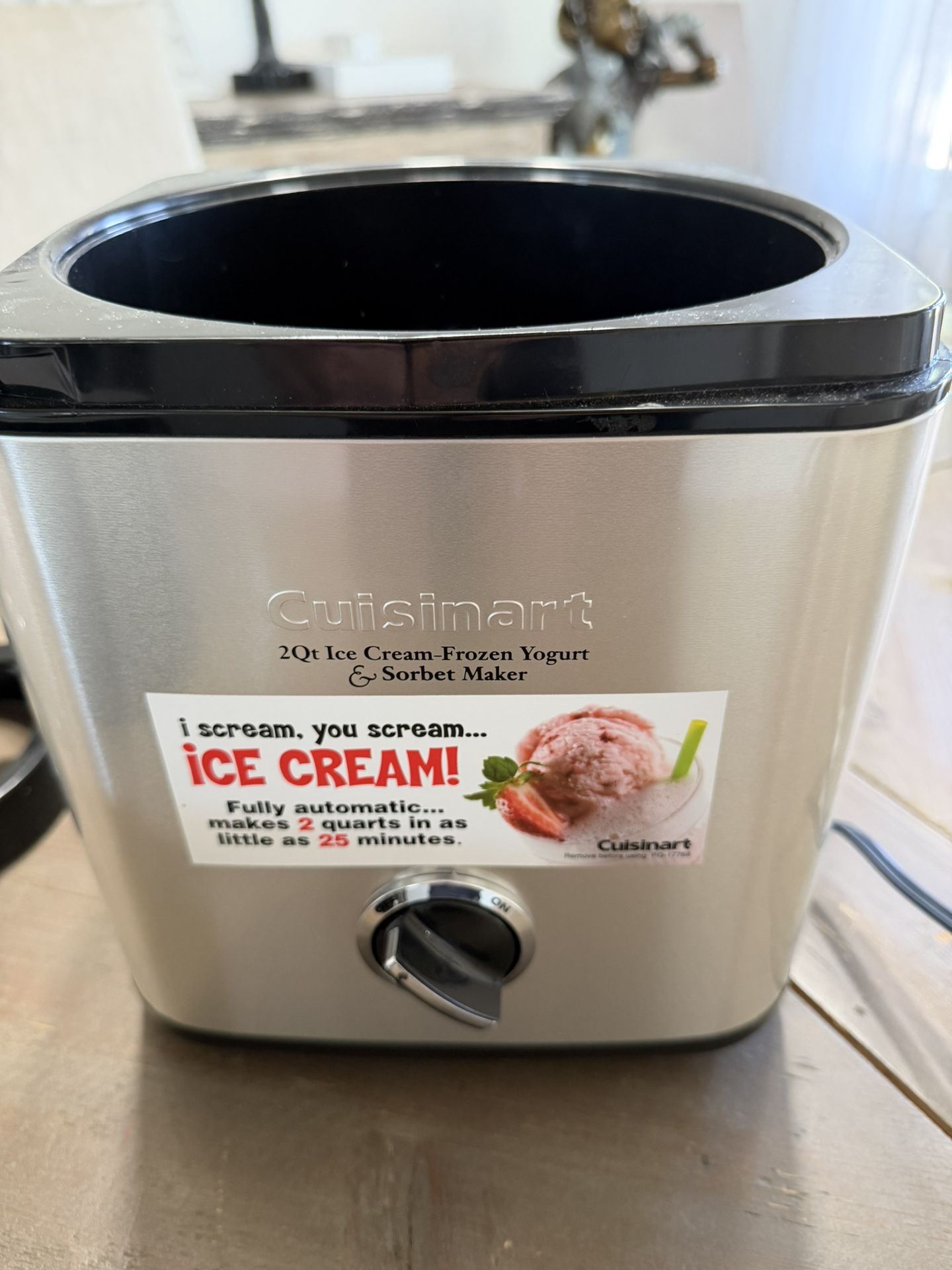 Cuisinart 2 Qt Ice Cream-Frozen Yogurt Maker