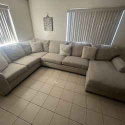 Sectional Couch (Beige)