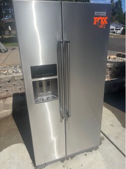 Counter depth refrigerator works perfect