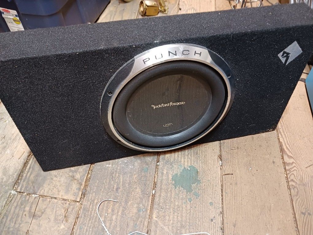 Subwoofer Carpeted CASE Tested Works Well