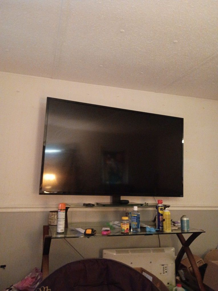 Vizio 70" Like New W Remote
