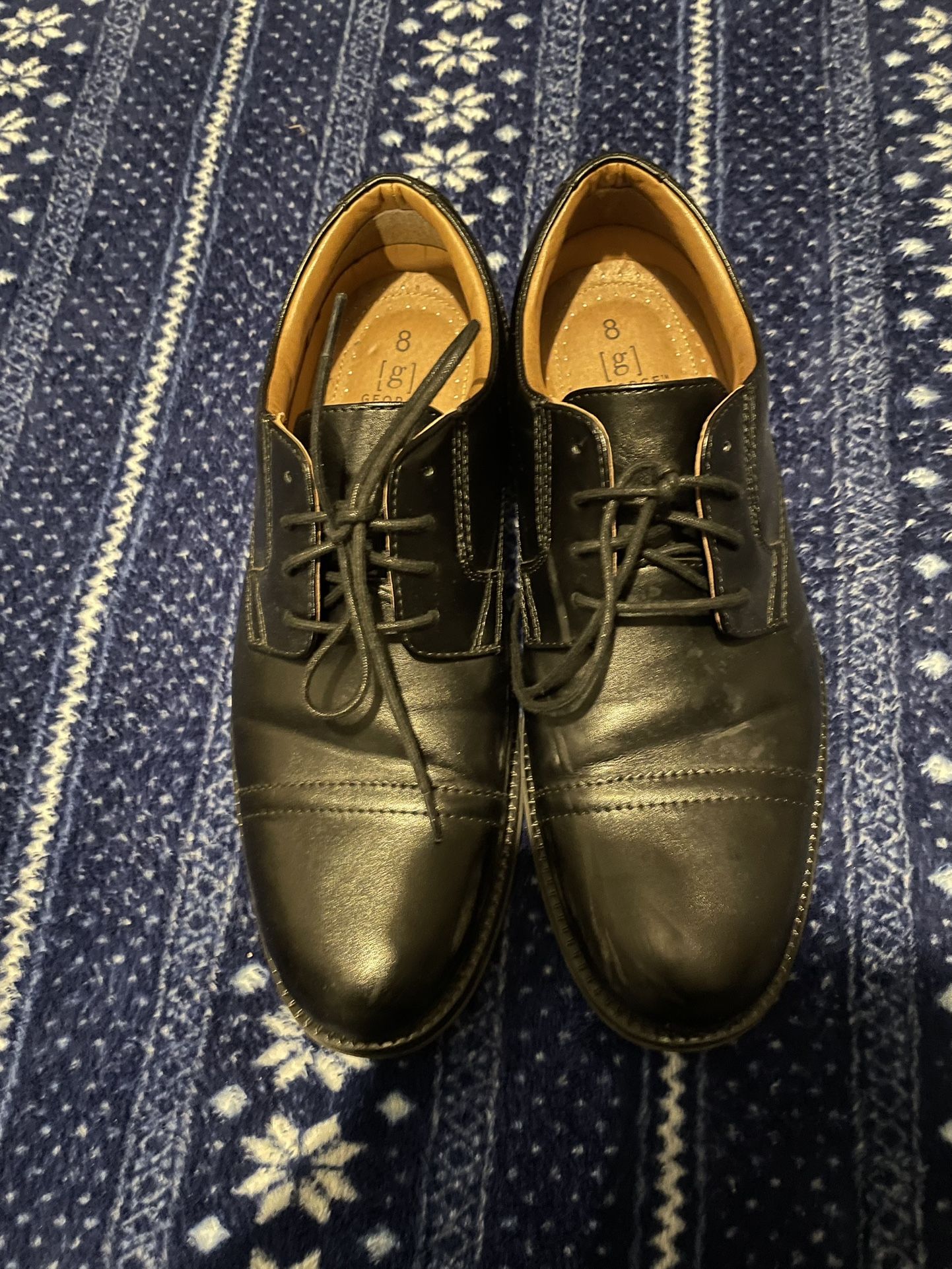 Size 8 in men’s Upton shoes