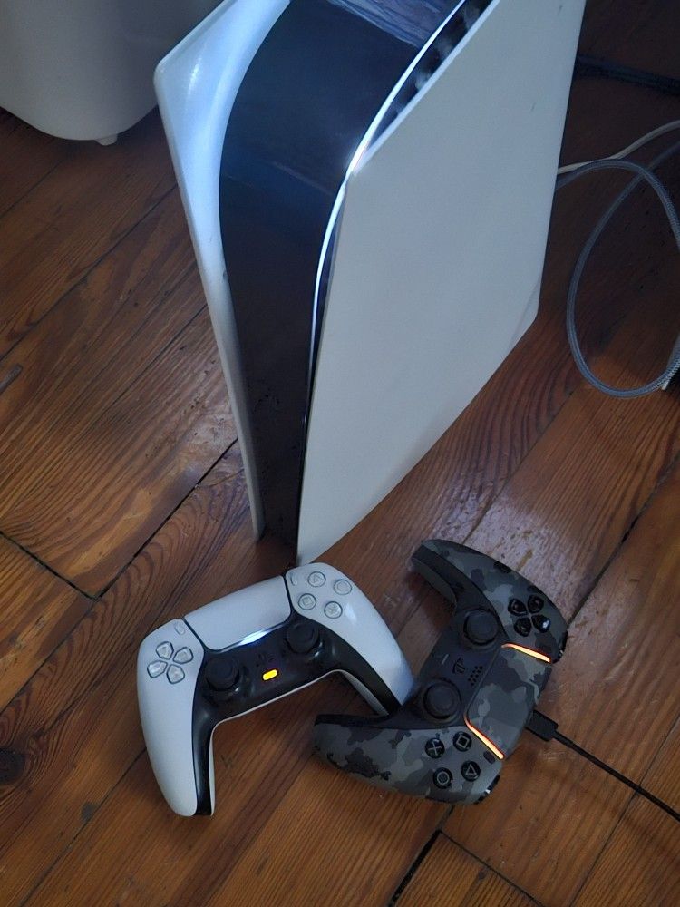 PlayStation 5 PS5 2 Controllers 