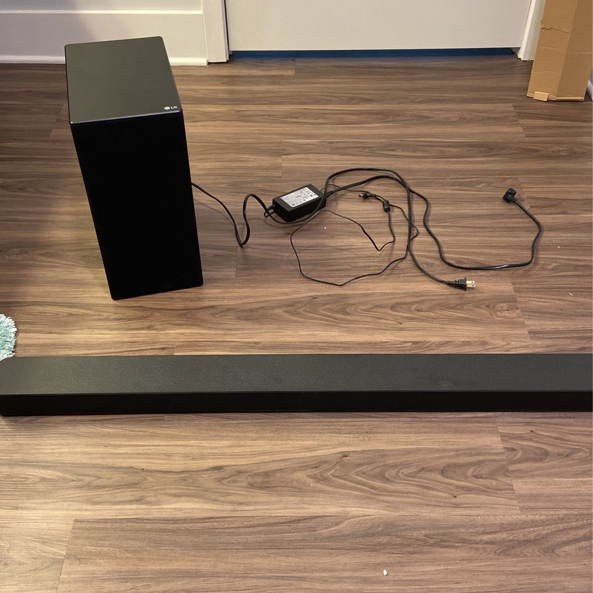 LG SN6Y Sound Bar with Subwoofer (barely used)