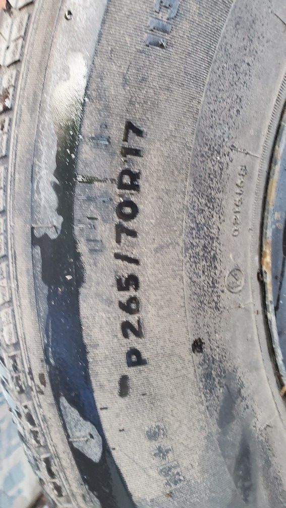 Ford F-150 6 lugs rim with new tire 265 70 17