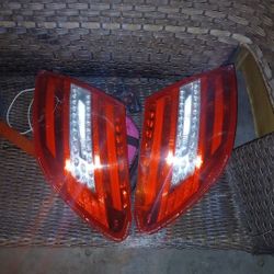 08-2014 Mercedes-benz C250 Taillights