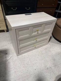 ❤️🔥 Beige Night stand $80