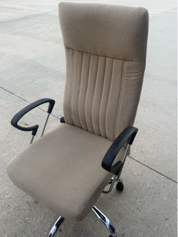 Desk chair
