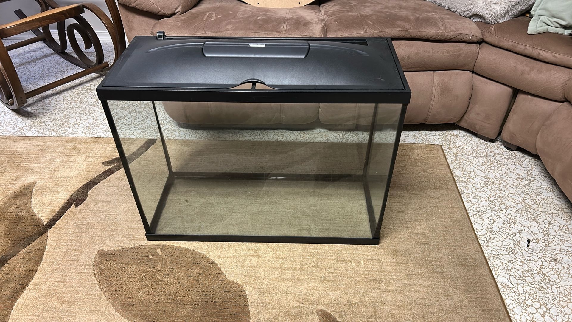 30 Gallon Fish Tank - With Light