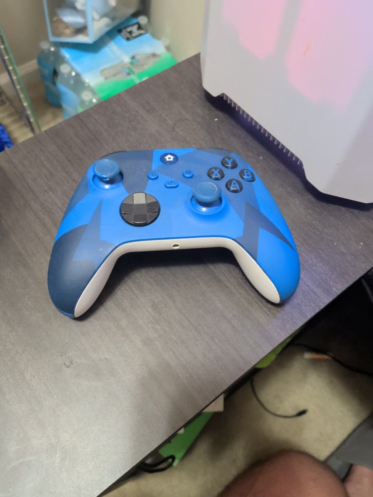 Wireless Blue Xbox Controller