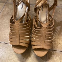 EXPRESS Wedges