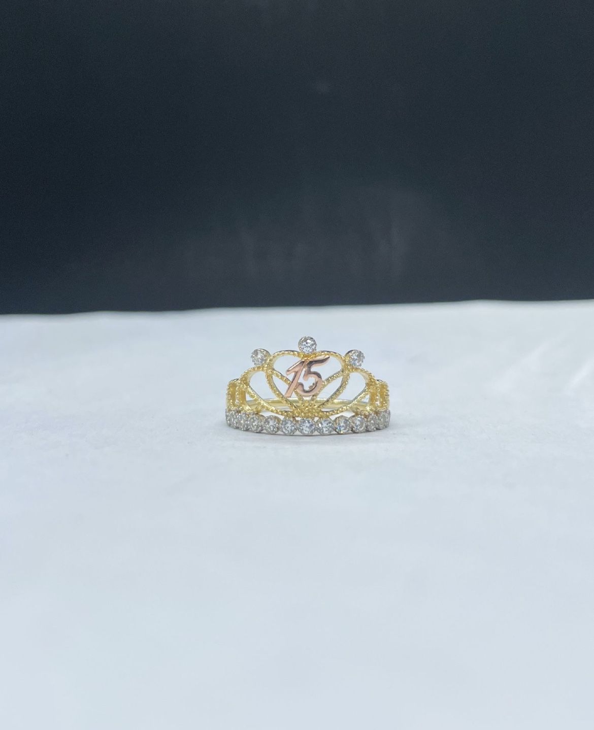 14k Solid gold 15 Años Crown  Ring