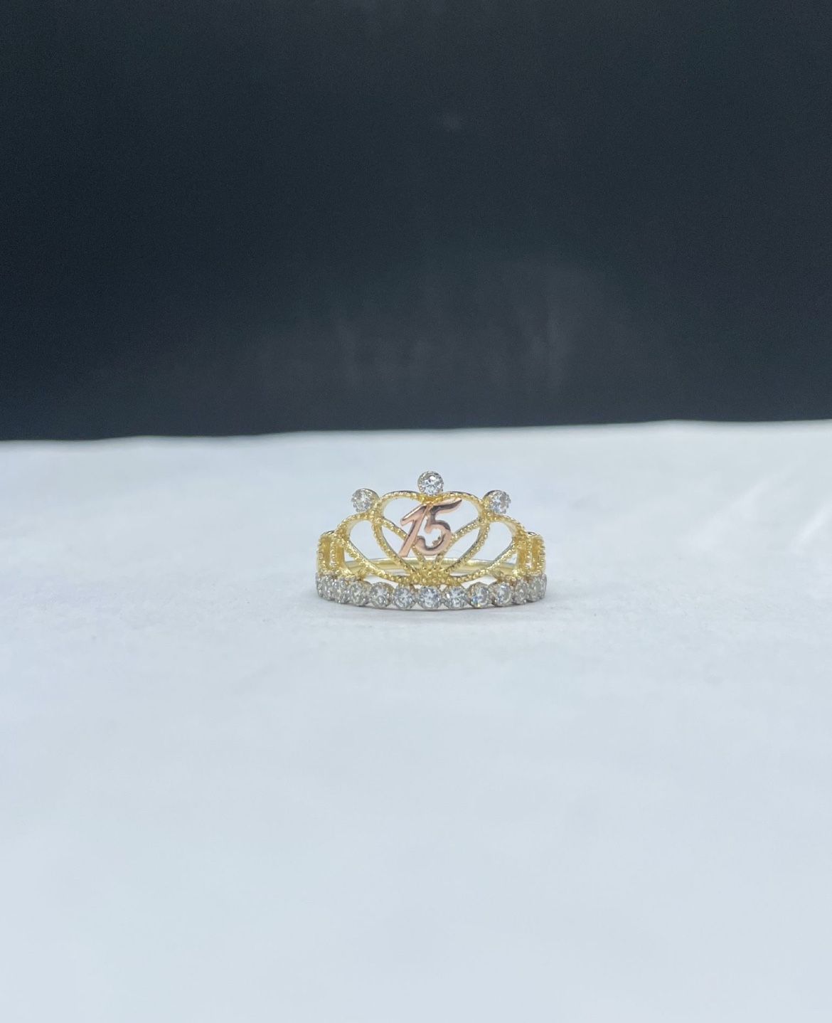 14k Solid gold 15 Años Crown Ring