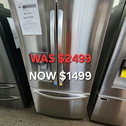 28 Cu. Ft. 3 Door French Door Refrigerator With ICE AND WATER With Single Ince In Black Stainless