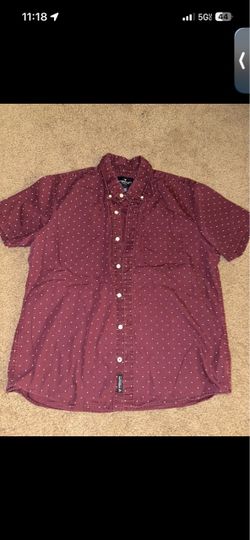 American Eagle Burgundy Polka Dot button up Shirt Size L (fits like M) preppy