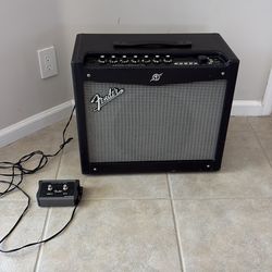 Fender Mustang III w/ pedal