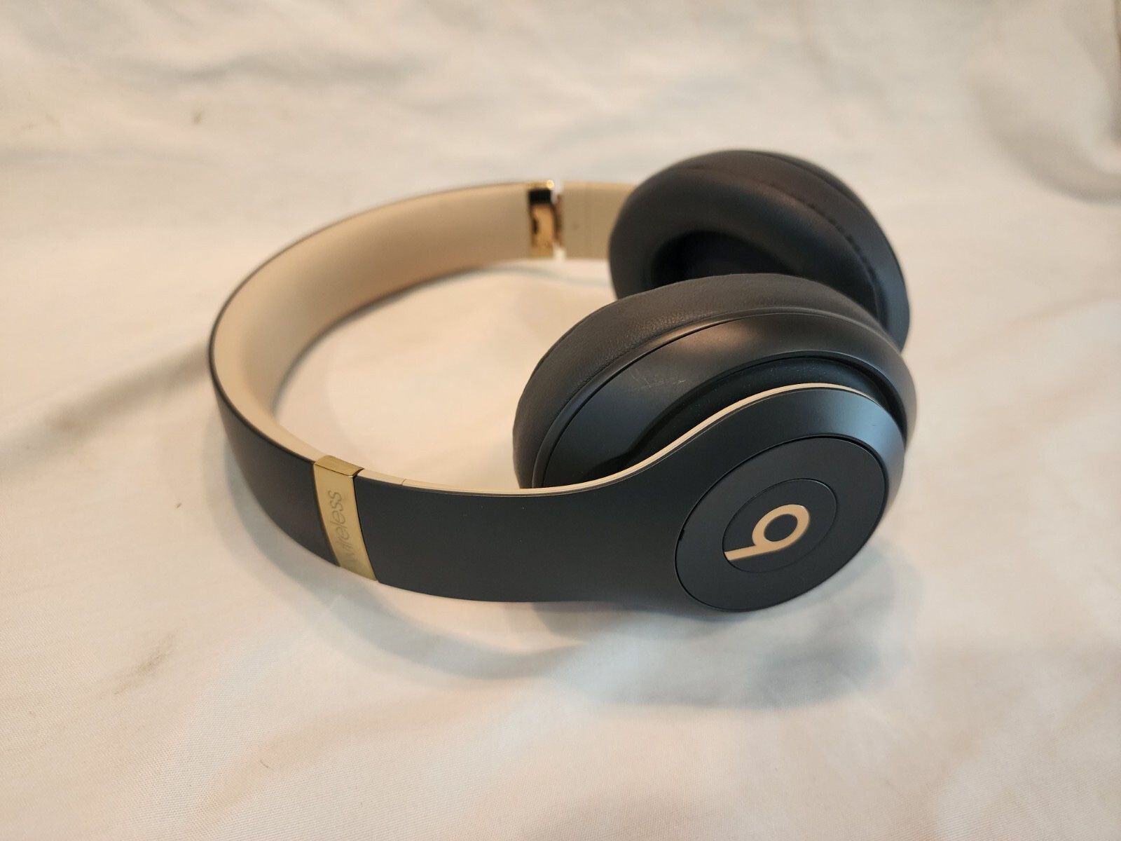 Beats Studio Pro 3 Shadow, Gray, And Gold