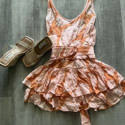 NWOT Gorgeous Feminine Romper Sz Small