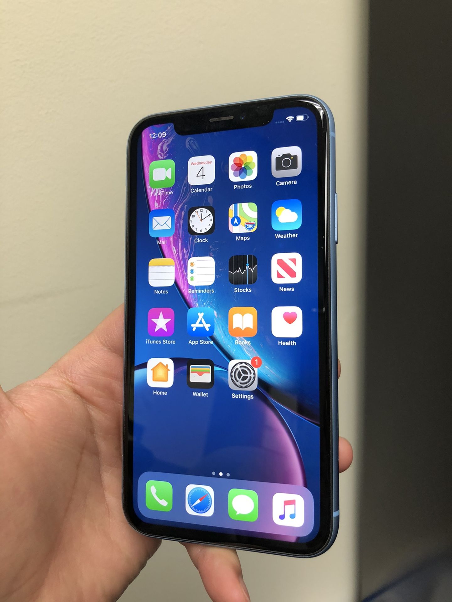 iPhone XR 64GB Factory Unlocked