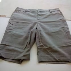 Gap Bermuda Girl's Shorts - Size 6 - polyester