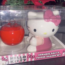 Hello Kitty Salt And Pepper Shakers