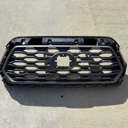 2016 - 2022 TOYOTA TACOMA FRONT GRILL GRILLE OEM
