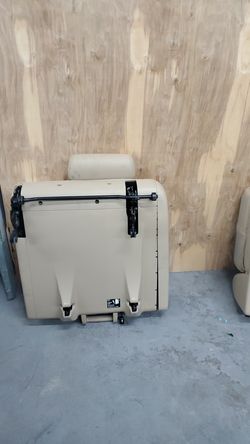 tercer fila de acientos de pien