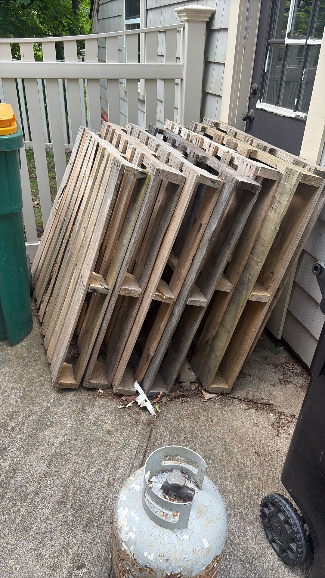 Free Pallets 12 Total
