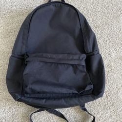 MUJI BLACK LESS TIRING BACKPACK with Laptop Sleeve, 16 x 12 x 5 inch, Pre-owned
