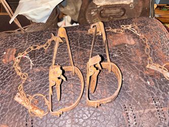 Vintage Steel Animal Traps with Chains – Set of 2