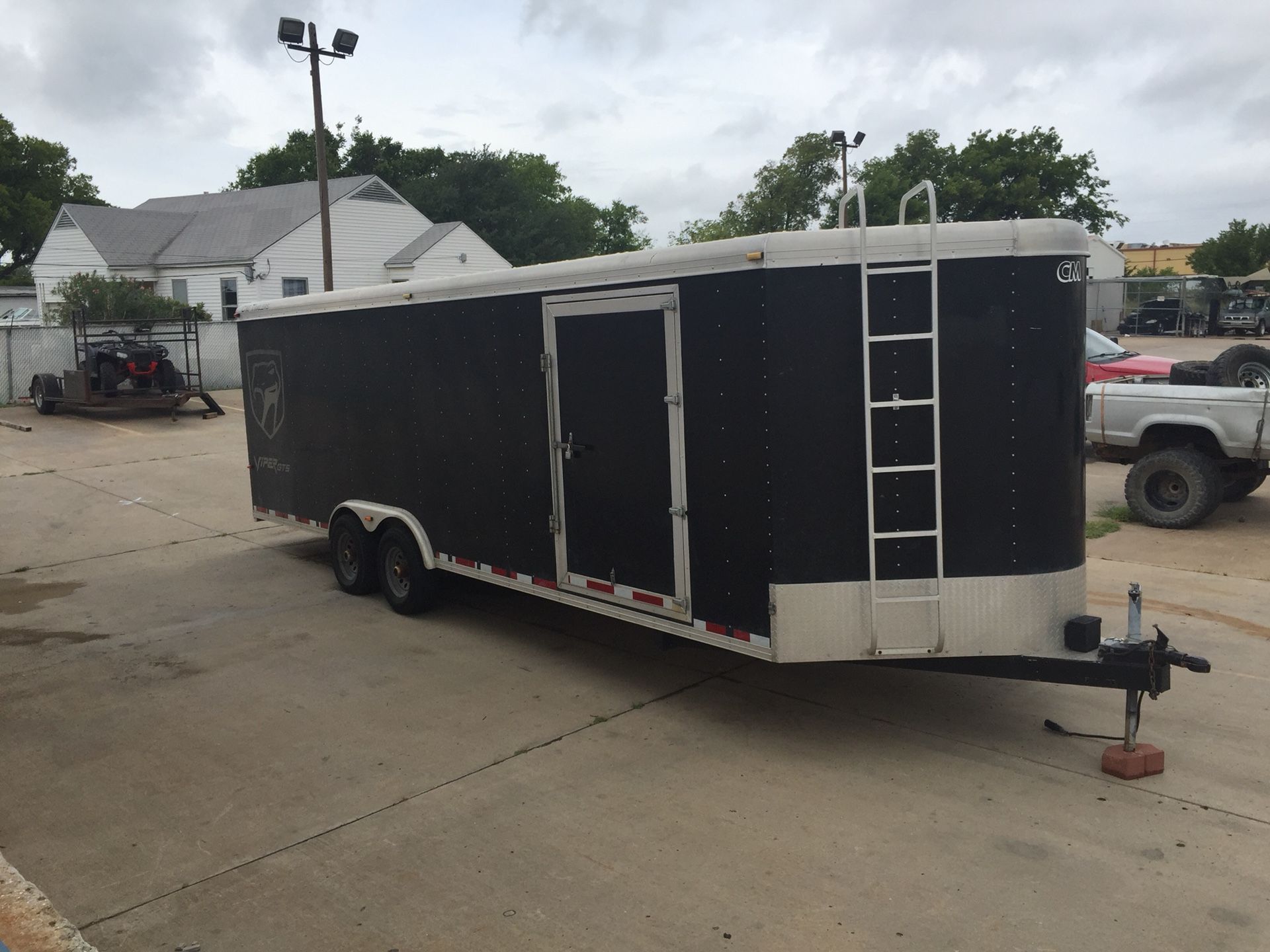 26 ft enclosed trailer