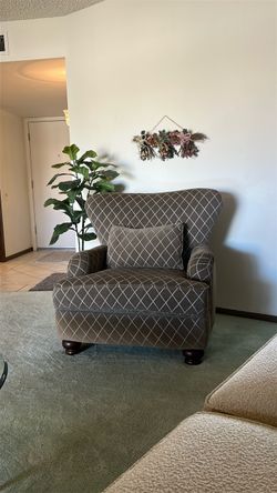 Accent chair