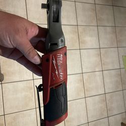 Milwaukee 12 V fuel 3/8” ratchet tool only used works great $120 firm in n Lakeland 