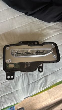 2017 gmc sierra slt RH fog light