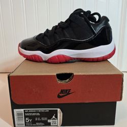Air Jordan 11 Low Breed 