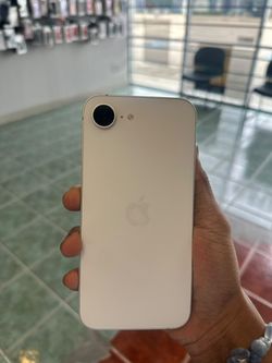 Apple iPhone 16e 128GB