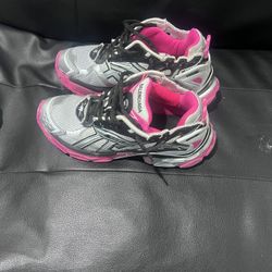 balenciaga runners size 42 pink 