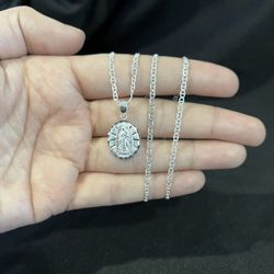 925 Sterling Silver Small Oval Virgin Virgen Pendant & Mariner Chain
