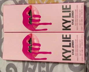 KYLIE LIPS kIT