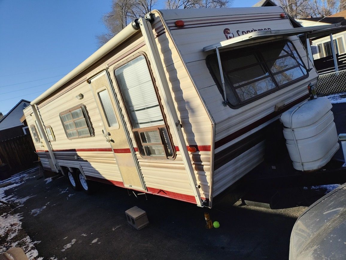 1996 Coachmen 29ft Camp Trailer